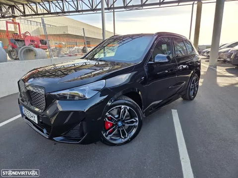 BMW iX1 eDrive20 Pack Desportivo M Pro