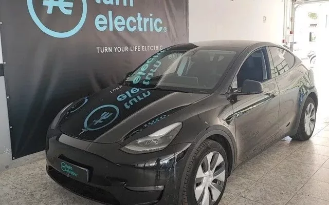 Tesla Model Y Standard RWD