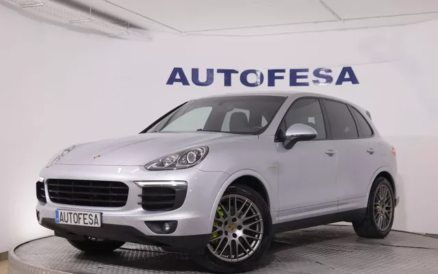 Porsche Cayenne S 3.0 V6 E-HYBRID PLATINIUM EDITION AUTO 4WD 416CV 5P # NAVI,PARKTRONIC,CAMARA TRASERA,