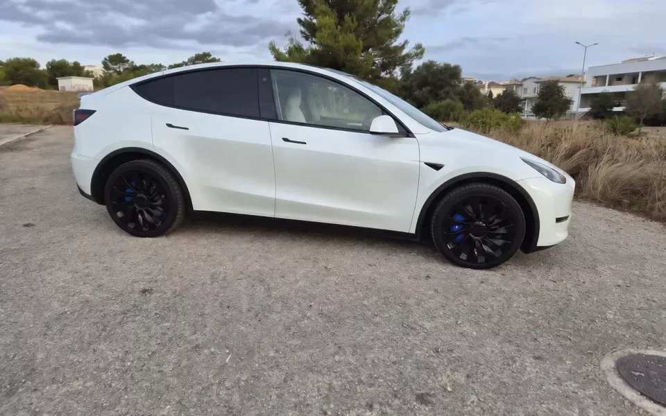 Tesla Model Y Long Range Tração Integral
