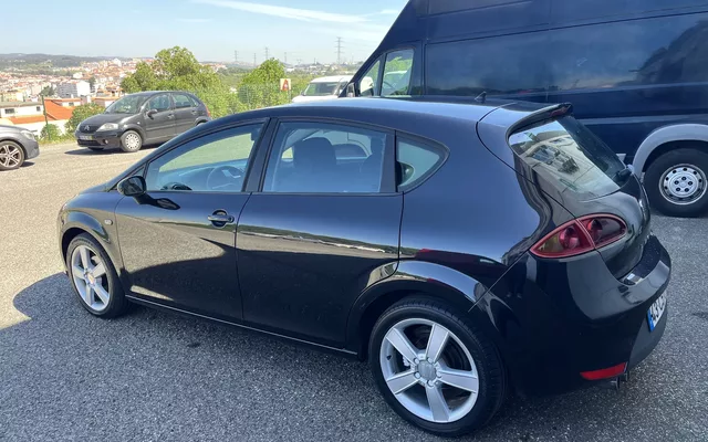 SEAT Leon 2.0 TDI DPF DSG FR