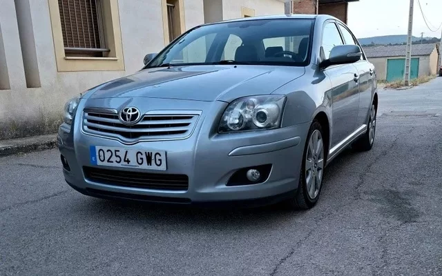 TOYOTA Avensis Avensis 2.2D-4D Executive