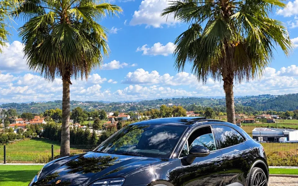 Porsche Macan Electric 4