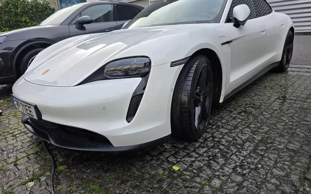 Porsche Taycan 4S