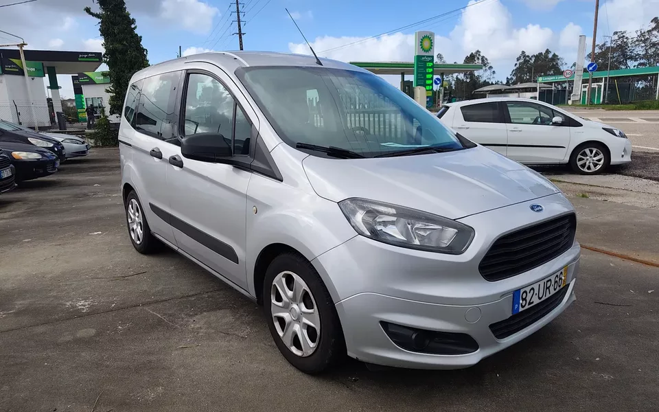 Ford Tourneo Courier 1.0 EcoBoost Ambiente