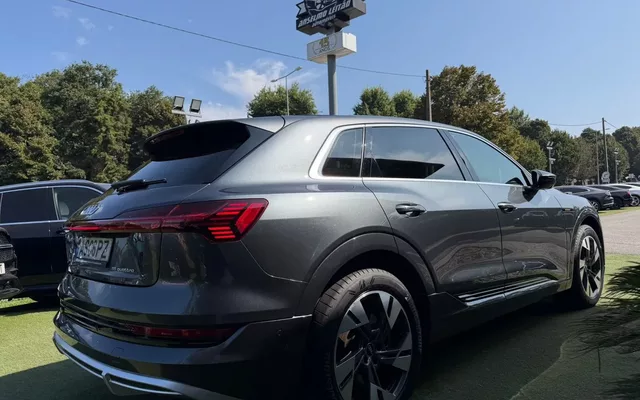 Audi e-tron 55 quattro S line