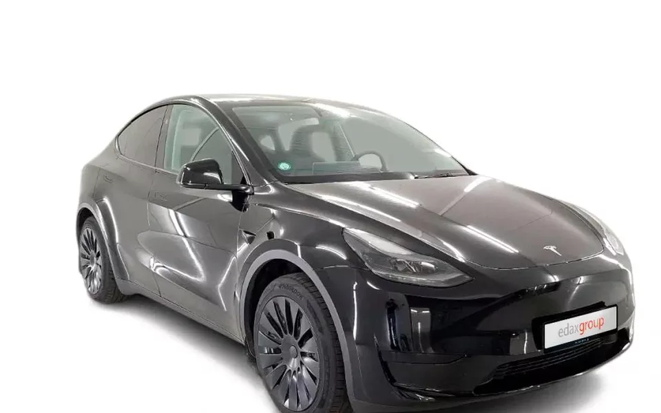 Tesla Model Y Standard RWD
