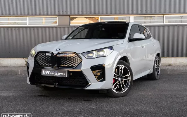 BMW iX2 eDrive20 Pack Desportivo M Pro