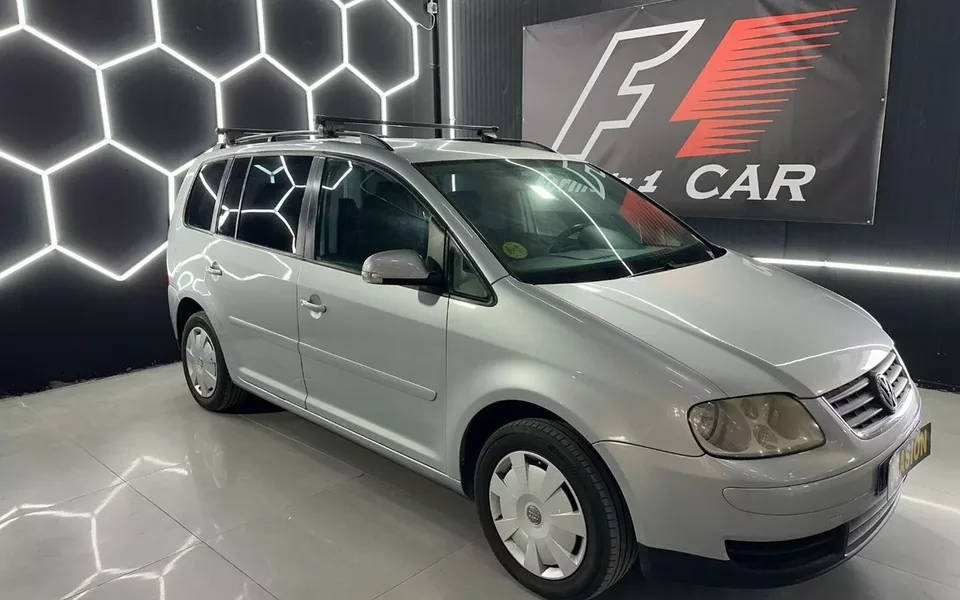 VOLKSWAGEN Touran Touran 1.6 FSI Highline