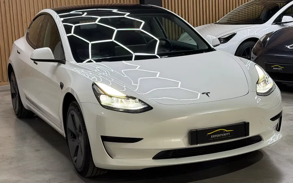 Tesla Model 3 Standard RWD