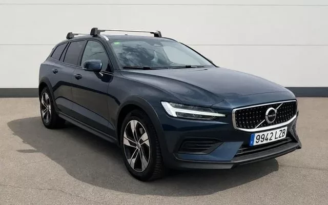 VOLVO V60 2.0 B4 D CROSS COUNTRY CORE AUTO AWD 197 5P
