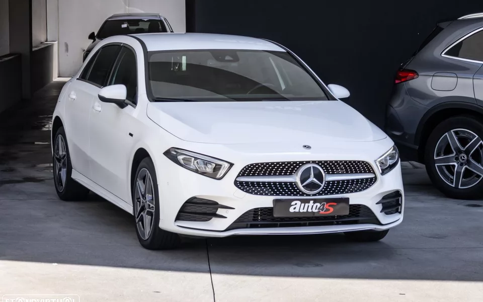 Mercedes-Benz A 250 e AMG Line