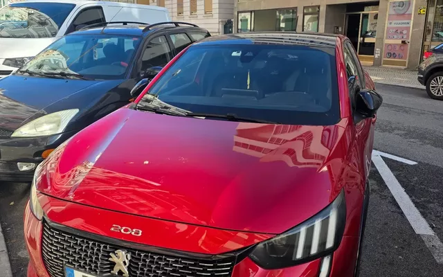 Peugeot 208 PureTech 100 GT