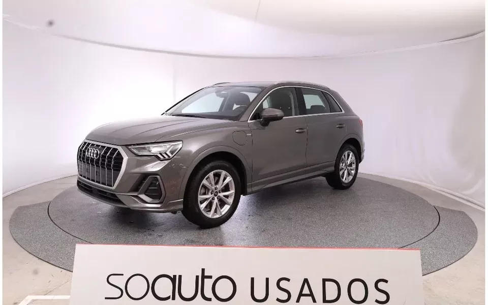 Audi Q3 45 TFSIe S line S tronic