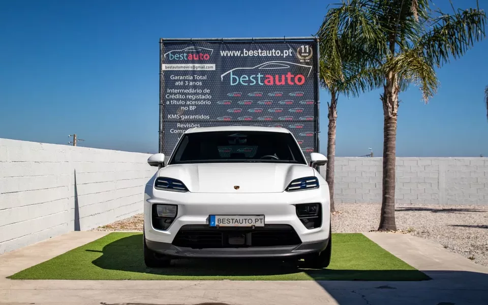 Porsche Macan Electric