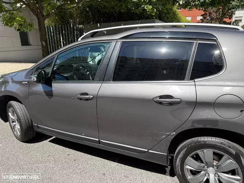Peugeot 2008 1.2 PureTech Allure