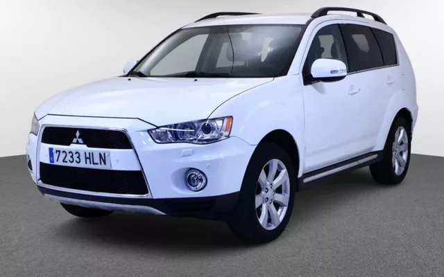 Mitsubishi OUTLANDER 2.3 DI-D MOTION 2WD 5P 7 PLAZAS