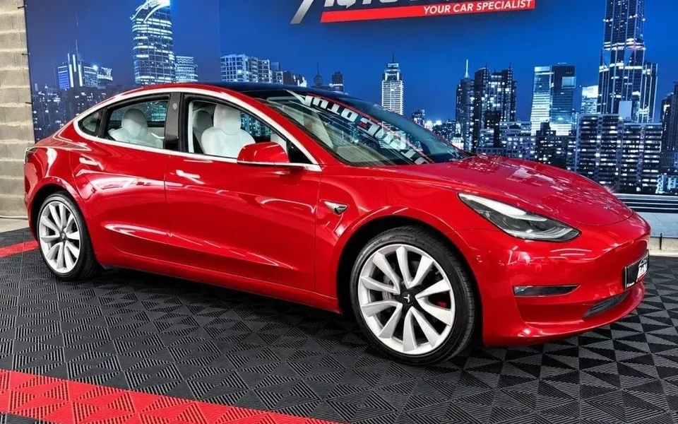 Tesla Model 3 Long Range AWD Dual Motor