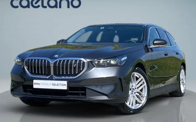 BMW i5 Touring eDrive40