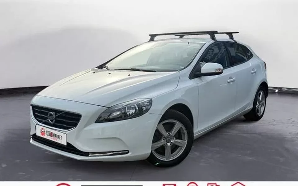 VOLVO V40 D2 Momentum Powershift