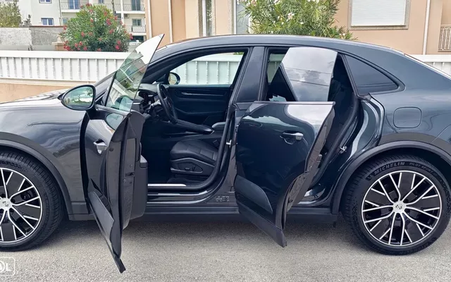 Porsche Macan Electric 4