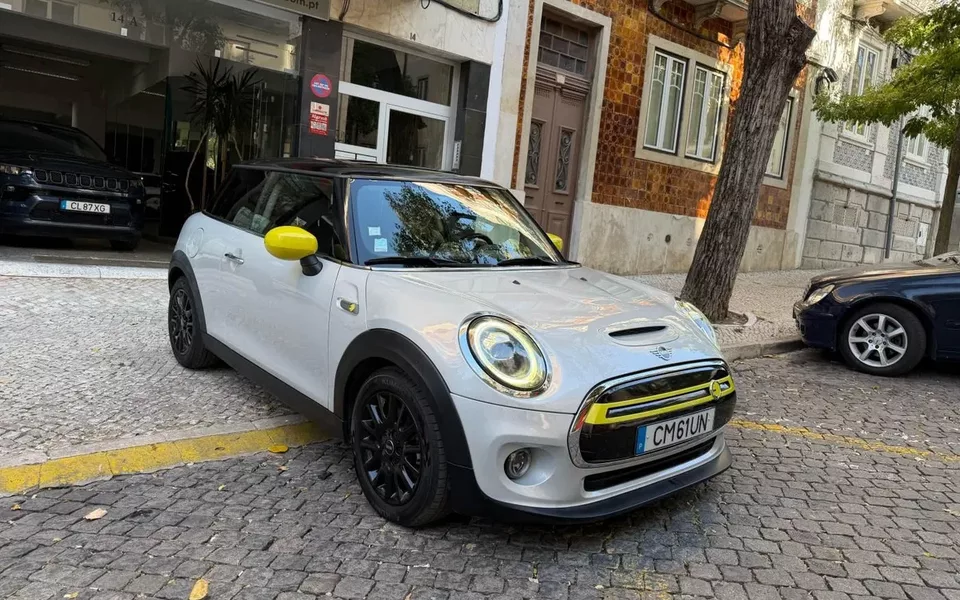 MINI 3 Portas Cooper SE Classic