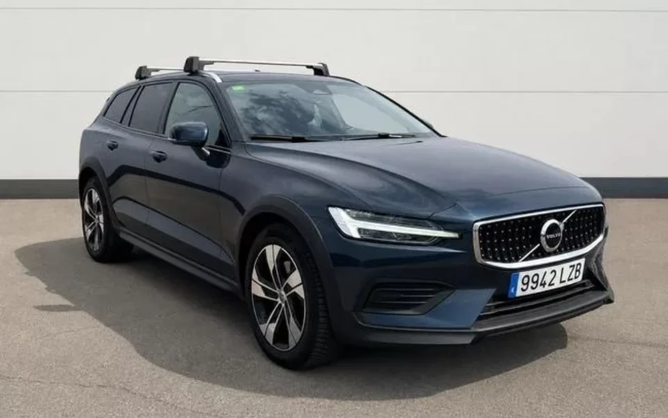 VOLVO V60 2.0 B4 D CROSS COUNTRY CORE AUTO AWD 197 5P