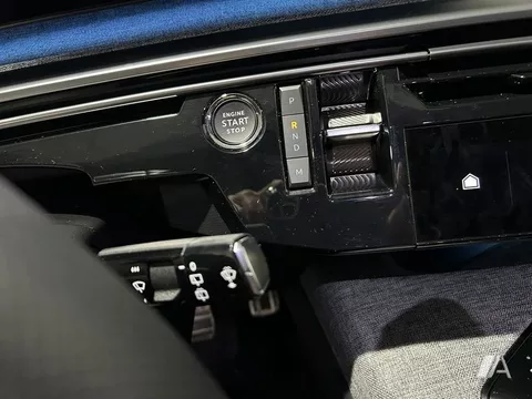 PEUGEOT 5008 SUV 5008 Hybrid 136 Allure eDCS6