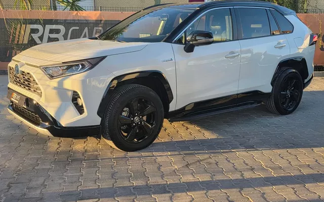 Toyota RAV4 2.5 HDF Square Collection