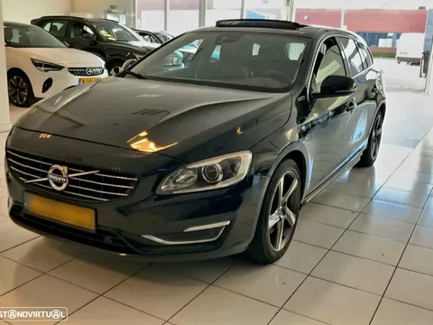 Volvo V60 2.4 D6 R-Design Mom.AWD Phev