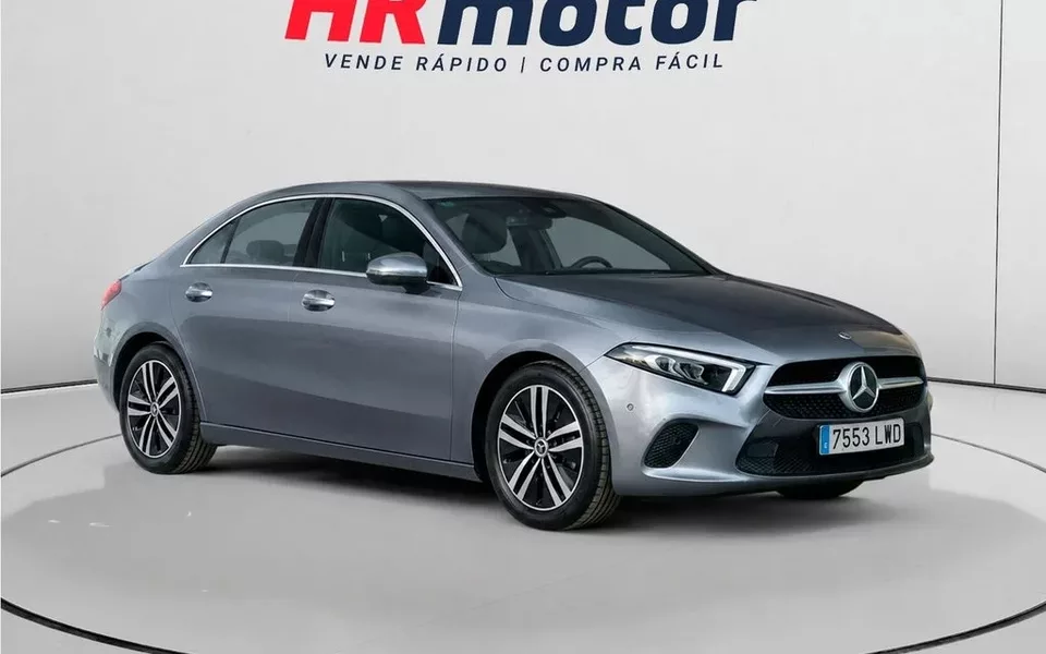 MERCEDES-BENZ Clase A A 180d Sedán 8G-DCT