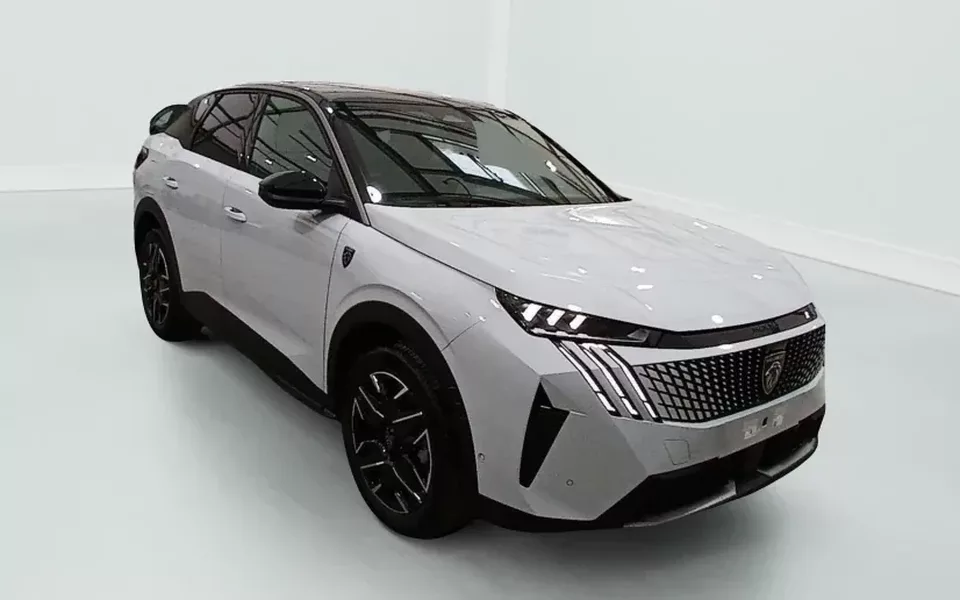 Peugeot 3008 Hybrid 136 e-DCS6 GT Zéro km immatriculé