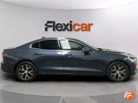 VOLVO S60 B4(G) FWD Plus Dark Auto