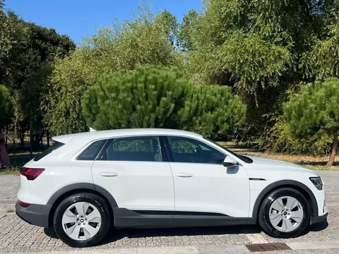 Audi e-tron 50 quattro