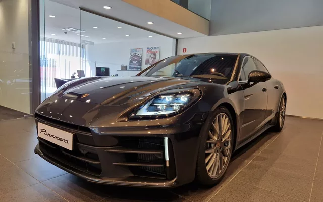 Porsche Panamera 4 E-Hybrid