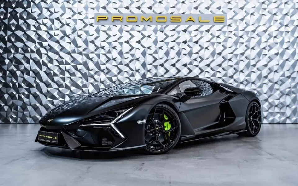 LAMBORGHINI Revuelto Revuelto