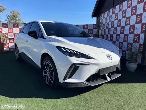 MG MG4 64 kWh Luxury