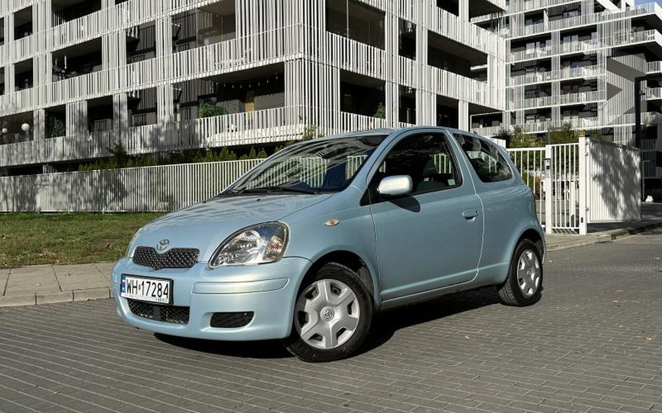 Toyota YARIS 2003