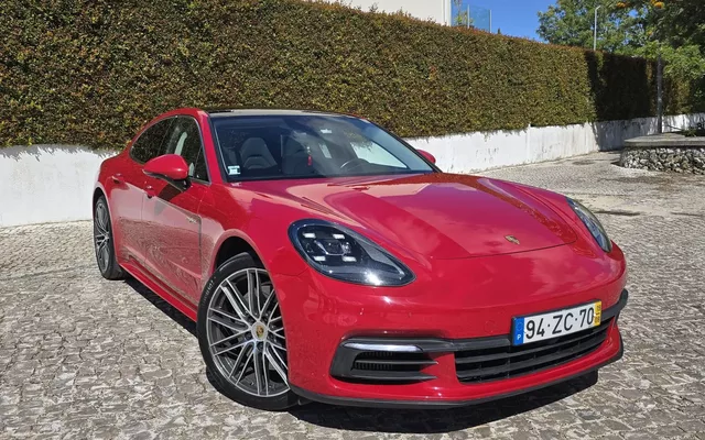 Porsche Panamera 4 E-Hybrid
