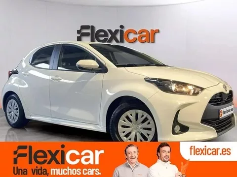 Vendido: TOYOTA Yaris COMFORT 72CV - 5P (2023) - 14690€ en Sabadell
