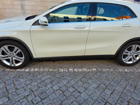 Mercedes-Benz GLA 200
