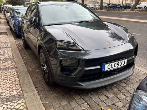 Porsche Macan Electric 4
