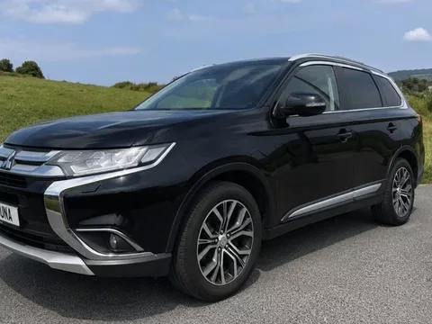 MITSUBISHI Outlander Outlander 220DI-D Motion 2WD 5pl.