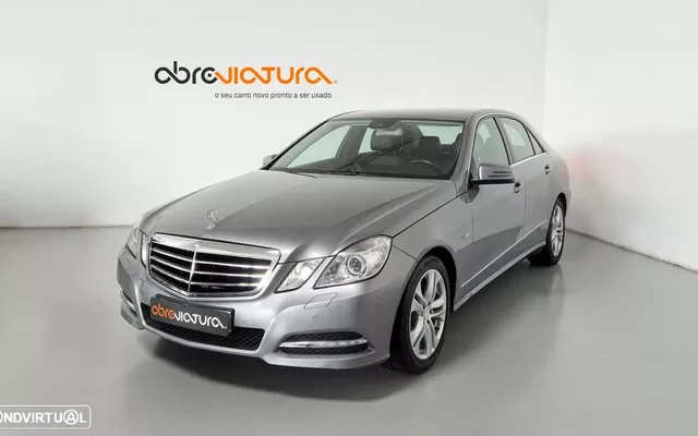 Mercedes-Benz E 220 CDi Avantgarde BlueEfficiency Auto