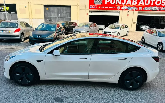 Tesla Model 3 Standard Range Plus RWD