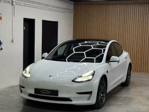 Tesla Model 3 Standard Range Plus RWD