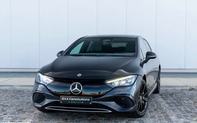 Mercedes-Benz EQE 300 Electric Art