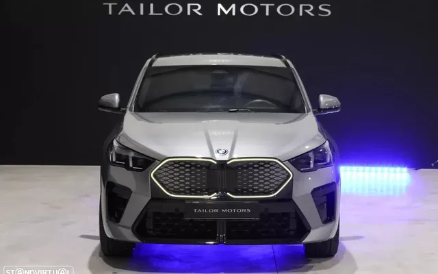 BMW iX2 eDrive20 Pack Desportivo M