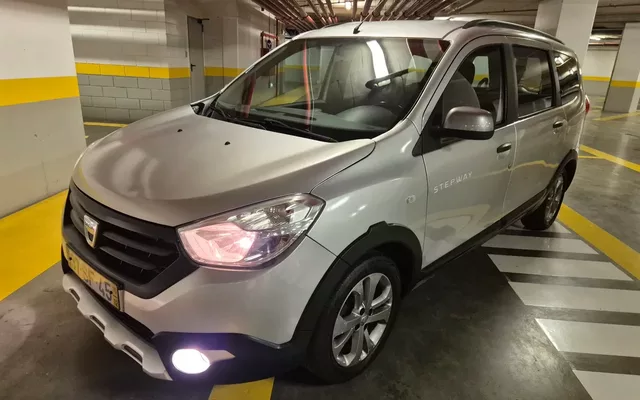 Dacia Lodgy 1.5 dCi Stepway 7L