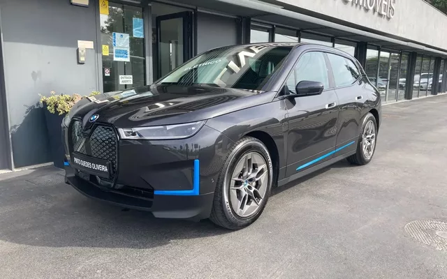 BMW iX